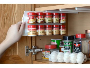 Spice cabinet, how to organize your spice cabinet, kitchen organization, organized kitchen, popular pin, kitchen, dream kitchen.