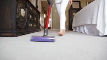 This Easy Hack Cuts Your Vacuuming Time in Half - 101 Days of Organization | Home Hacks, Home Hacks DIY, Cleaning Hacks, Cleaning Tips, Clean Home Hacks