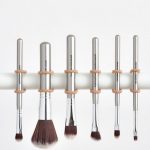 Clean Your Makeup Brushes With the Help of Hair Ties - 101 Days of Organization| Makeup Brushes, Makeup Brush Care, DIY Makeup Brush Care, Easy Makeup Brush Care, Beauty, Cleaning, Cleaning Hacks, Makeup Hacks, Beauty Hacks #MakeupBrush #Cleaning