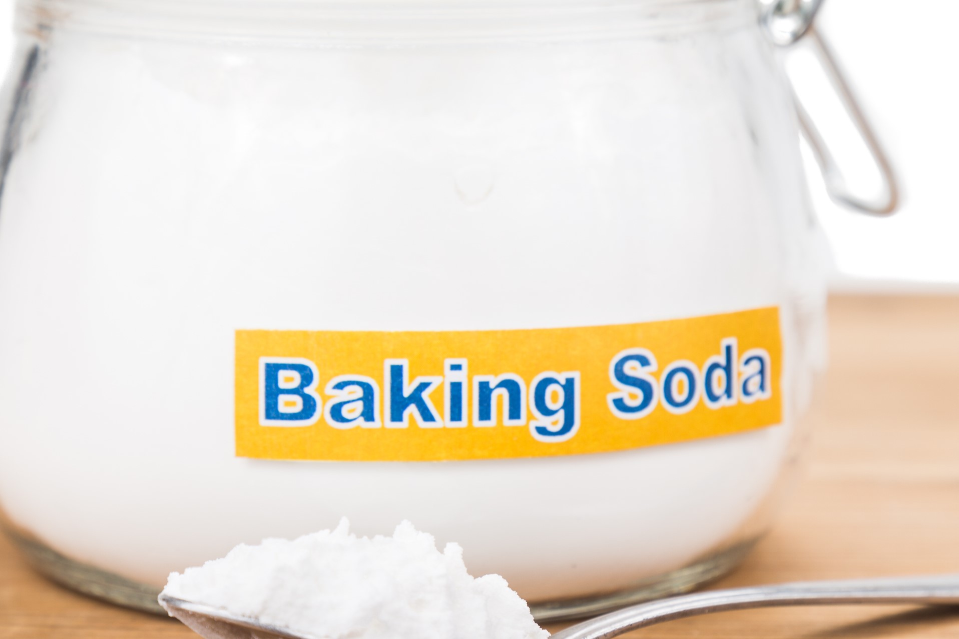 Whiten clothes with baking soda