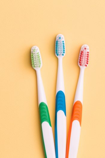 things a toothbrush cleans | toothbrush | cleaning | clean | cleaning hacks | cleaning tips | toothbrush cleaning | tips and tricks | life hacks 