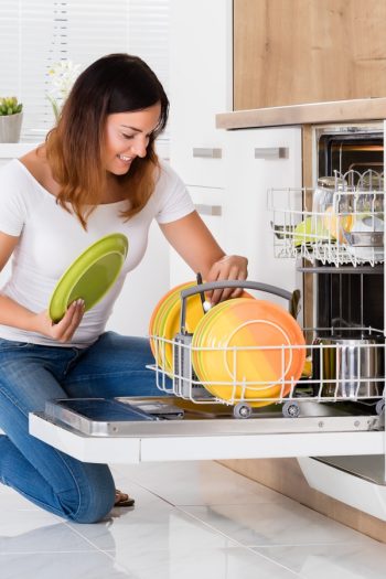 dishwasher don'ts | dishwasher | dishwasher tips | don't put these in the dishwasher | dishwasher hacks | things to not put in the dishwasher | dishwasher safe 