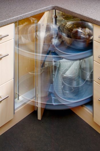 Is there anything worse than having unorganized cabinets? These tips to help you organize your lazy Susan will change your kitchen for the better. Check them out. 