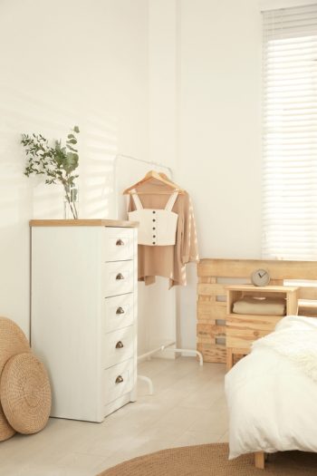 Here are the best tips on how to make your guest room and storage room combine into one. You might as well make the most of the space you have and get more storage out of it. 