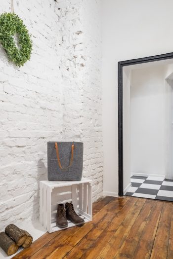 Just like with any space, organizing a small mudroom has challenges. Here are 8 of the best tips on how to organize a small mudroom. 
