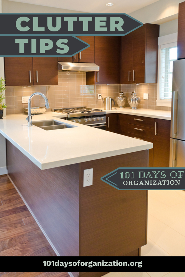 Must-know clutter tips to help you clean up and pare down. Clutter is notorious for making a room look smaller, so cleaning it up gives you more room to breathe! #101daysoforganizationblog #cluttertips #homeorganization