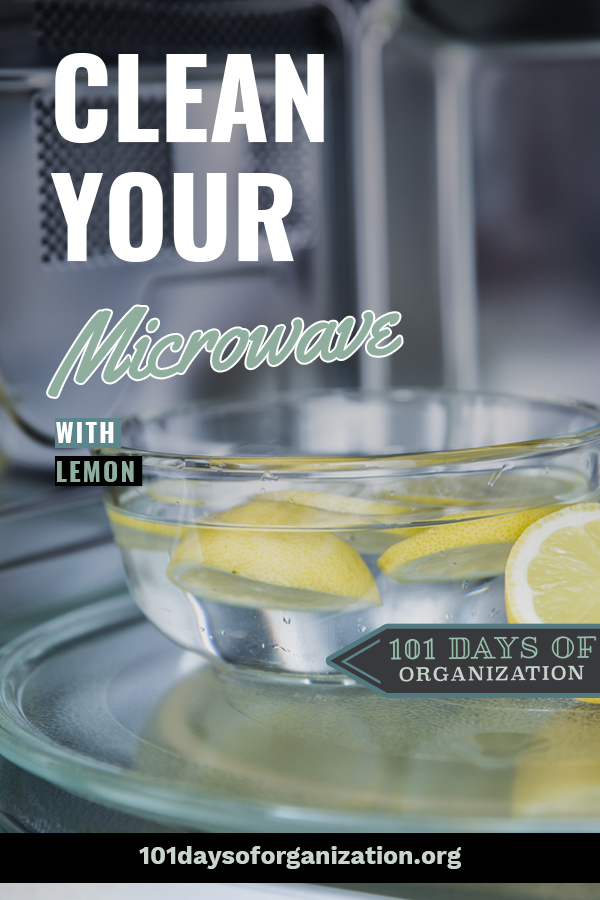 Clean the microwave in just minutes, with the power of lemon. Even a microwave with lingering nasty smells {like burned popcorn!} is clean and fresh after you clean it with lemon. #101daysoforganizationblog #cleanthemicrowavewithlemon