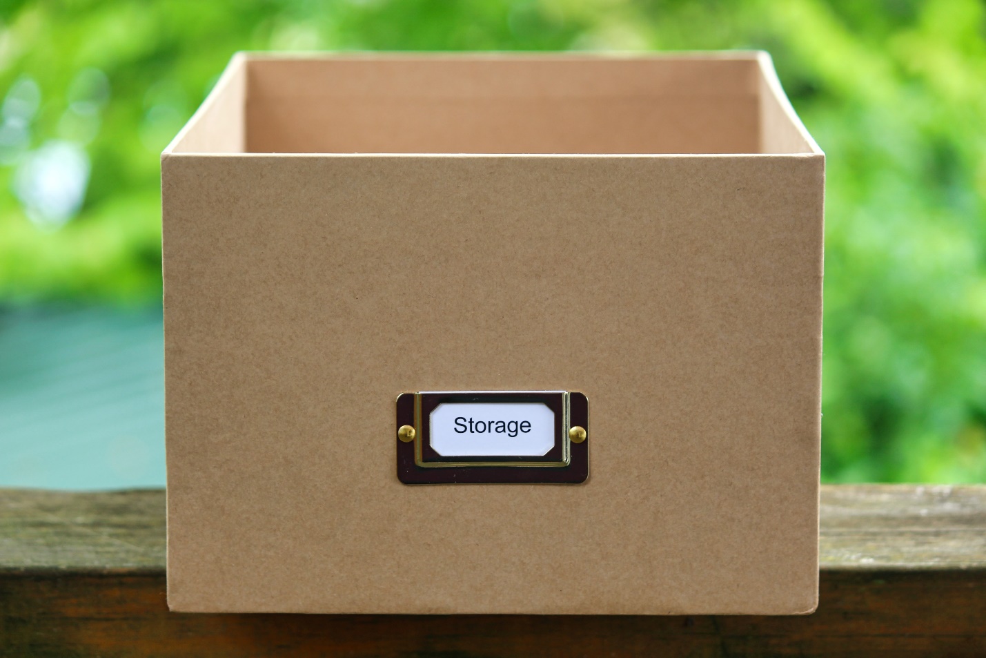 How to label boxes for storage?